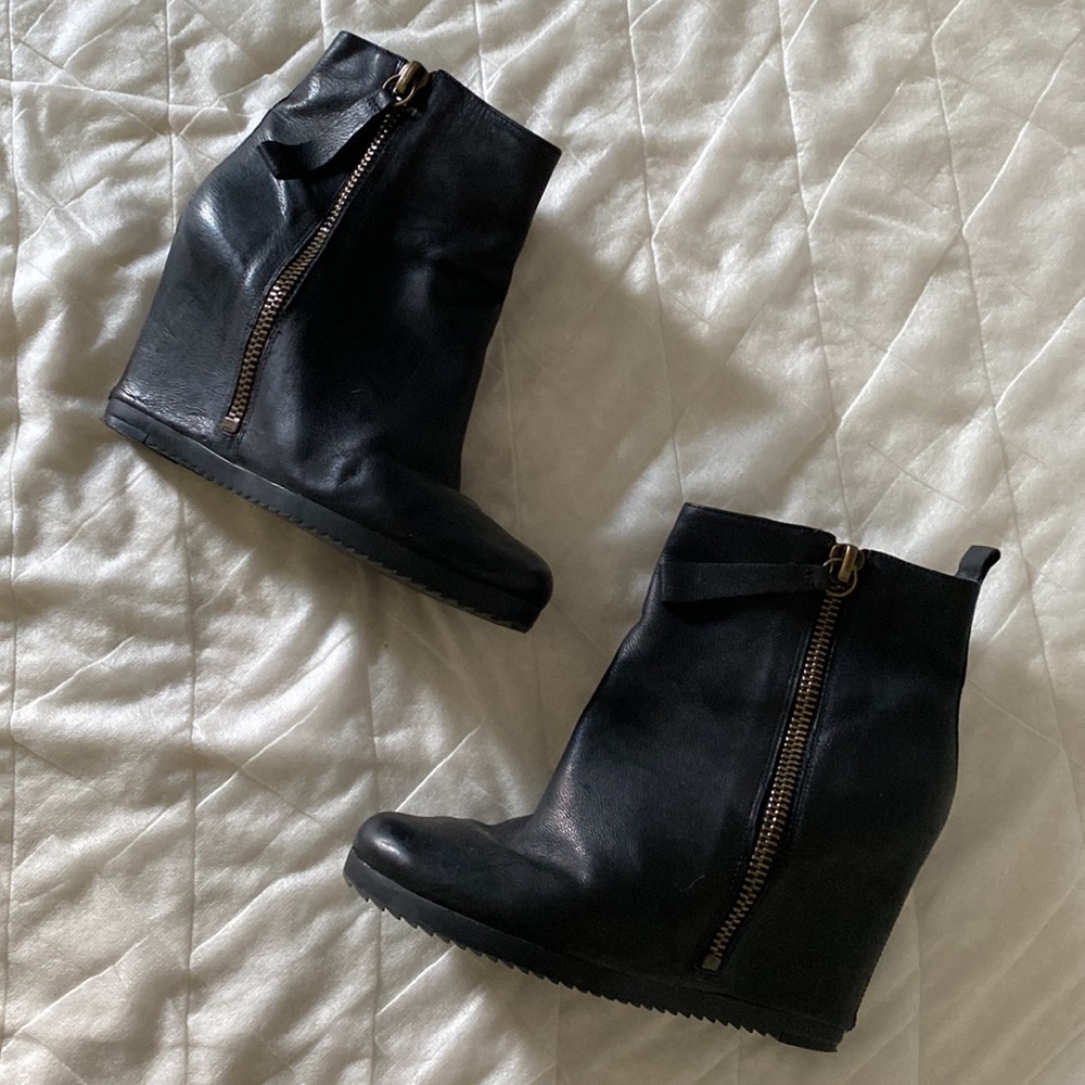 Nine West Black Wedge Ankle Boots with Side Zipper